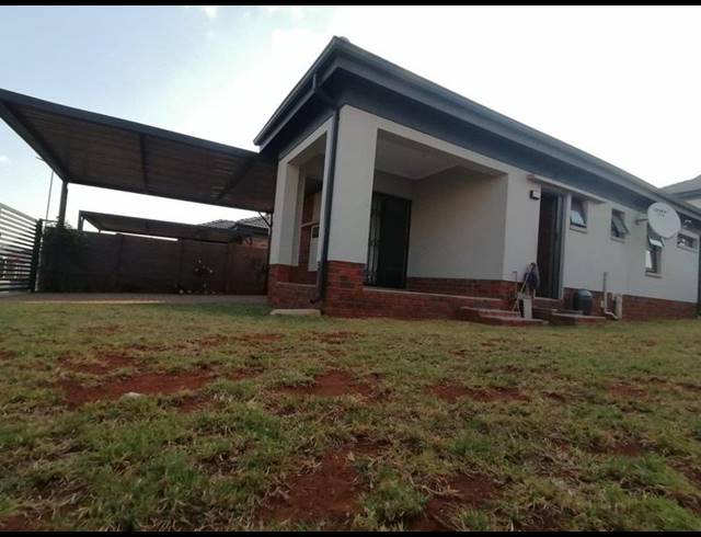3 BEDROOM PROPERTY TO RENT IN LOTUS GARDENS